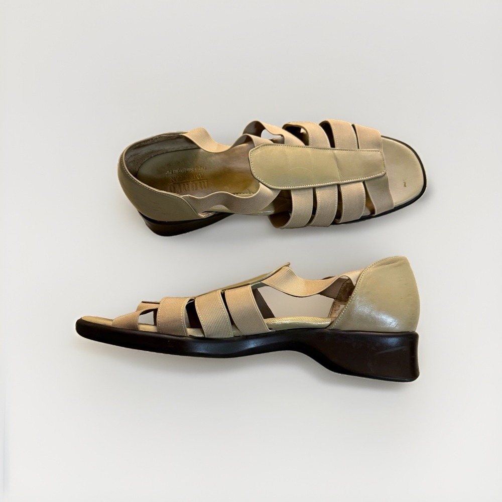 Munro Womens Sz 9.5M Strappy Slip-On Sandals Beige Brown Leather Comfort